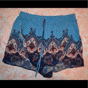 Hollister Patterned Flowy Shorts